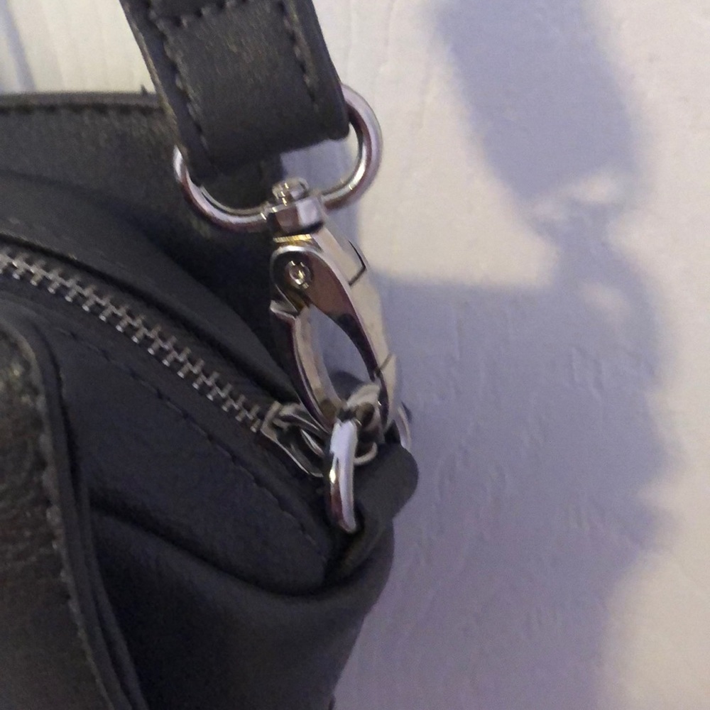 F21 Cross Body - Picture 5 of 7